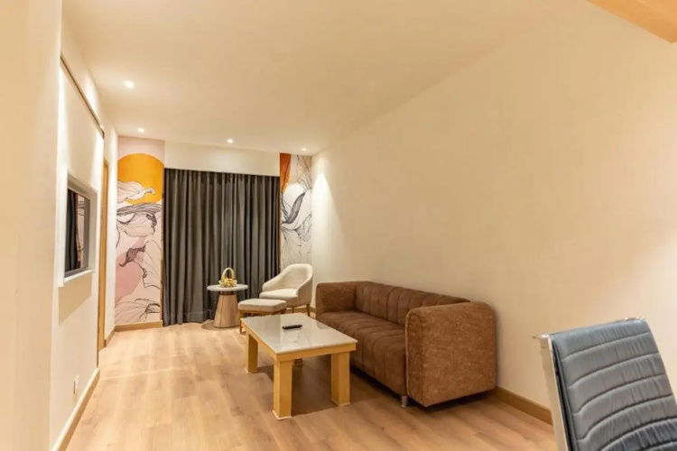 AH1 Hotel