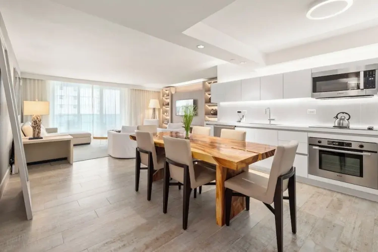 2 Bedrooms Luxury Suite with balcony and with ocean view