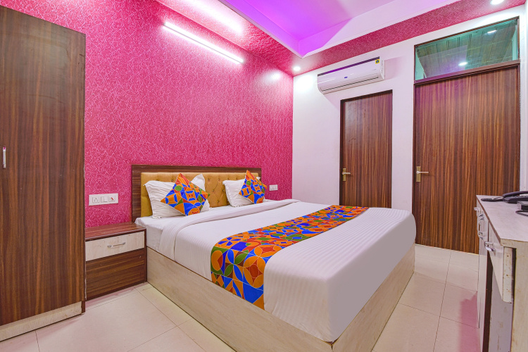 Fabhotel The Lotus