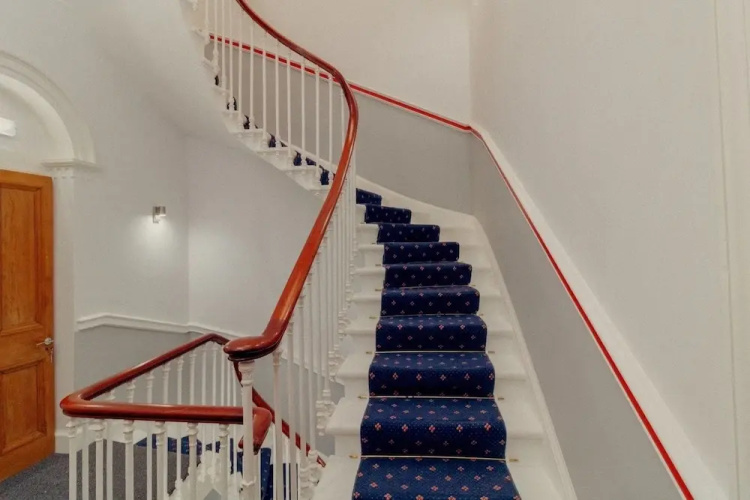 Mayfield Suites