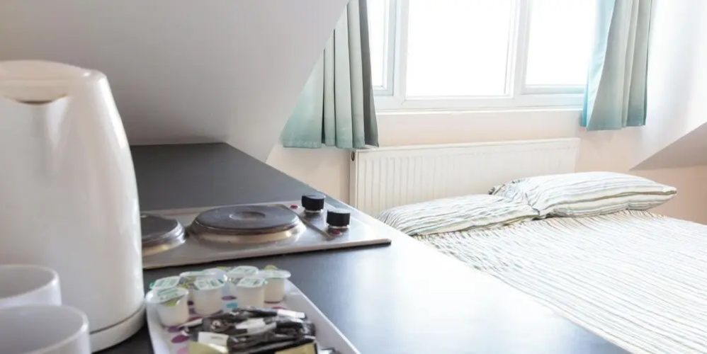 Pebbles Guest House - Flat 6