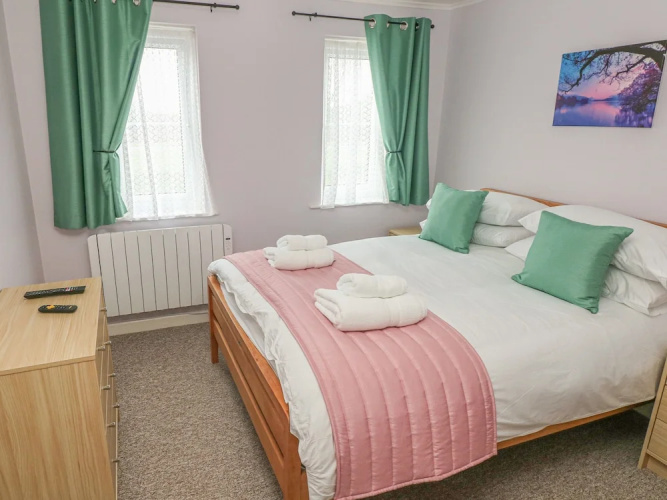 Greenacre Apartment