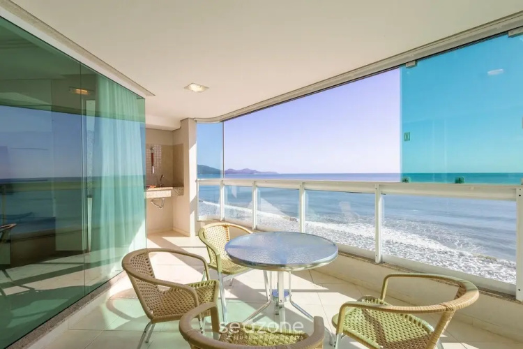 Apt w/ Gourmet Balcony Oceanfront Rkr0502