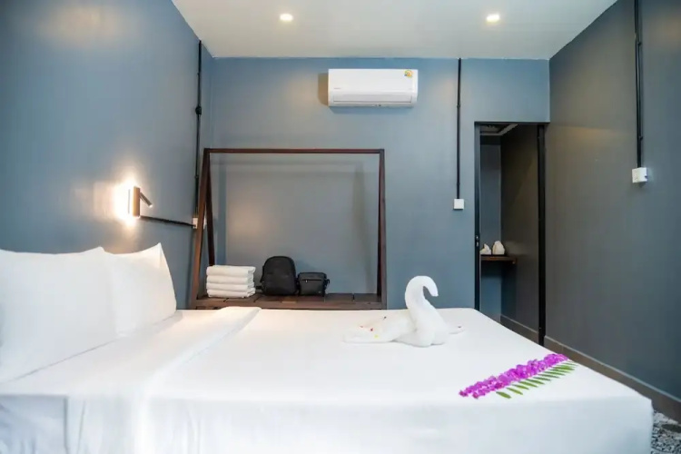 River Nest Hostel