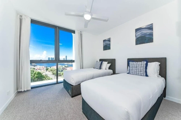 Deluxe Apartment with canal view