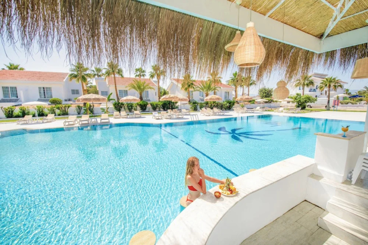 Long Beach Villas