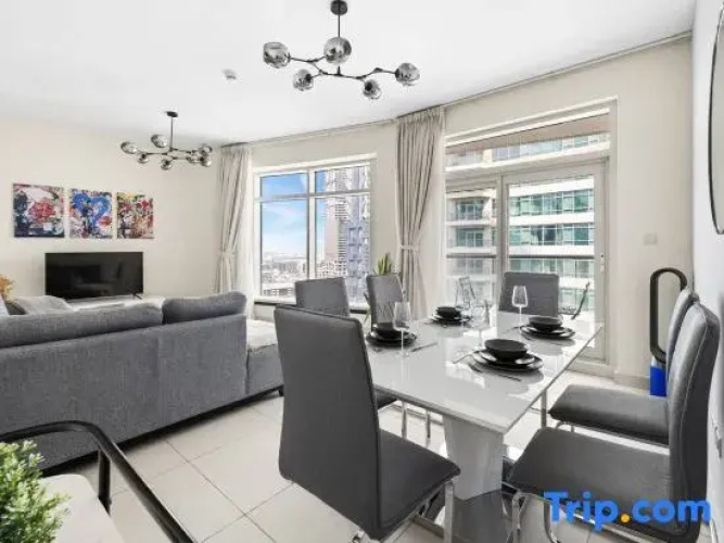 Stunning 2BR in Downtown Partial Burj Khalifa View