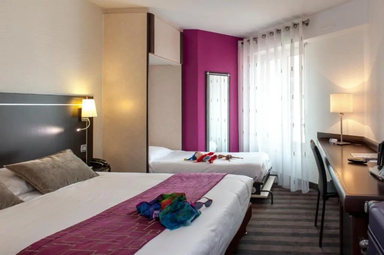 Standard Triple room
