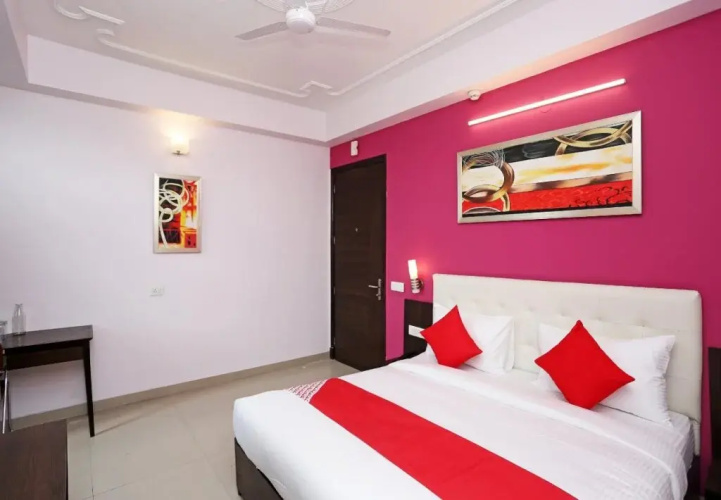 Hotel Azad Square by Oyo Rooms