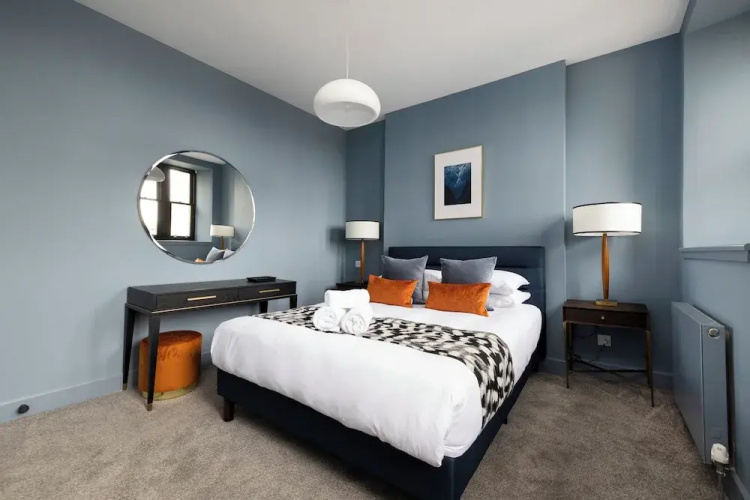 Stylish 2-bed flat in New Town