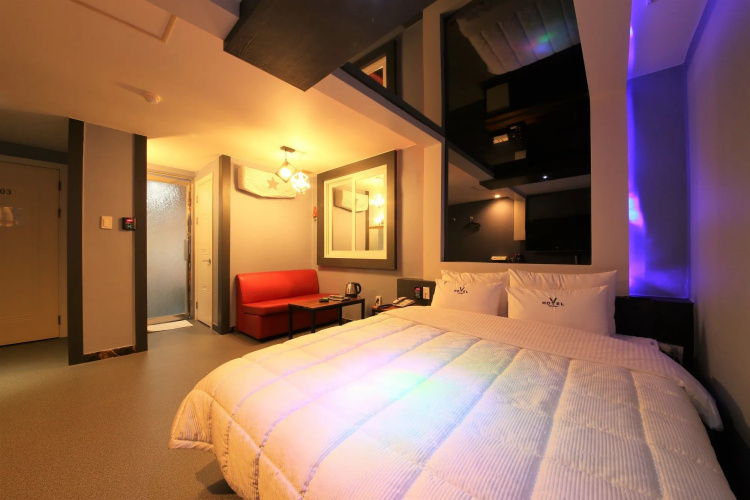 V Motel