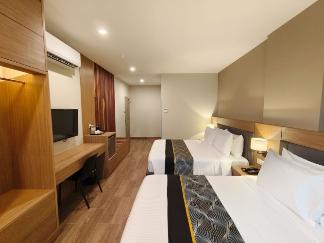 Premium Quadruple room