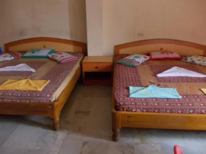 Rishaan Guest House