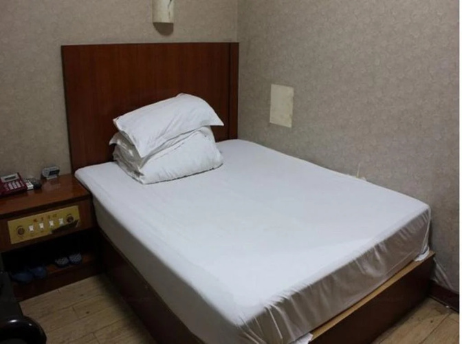 Tongxiang Phoenix Inn