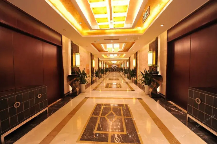 Zenec Elegant Hotel