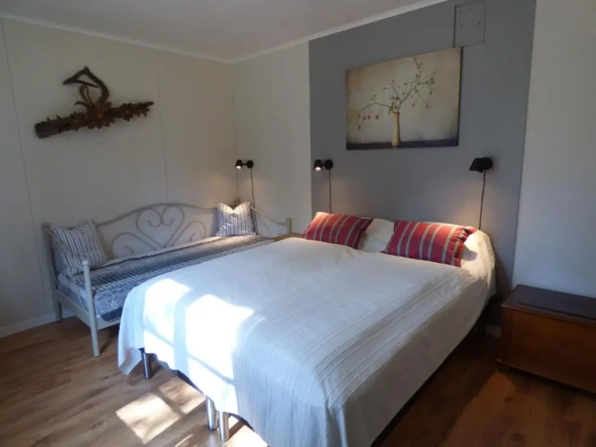 2 Bedrooms Cottage