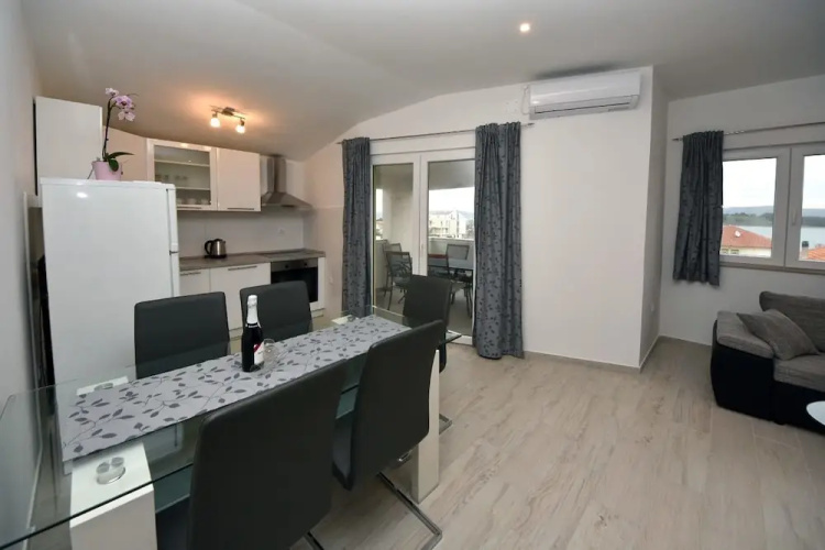 Apartments Aurora