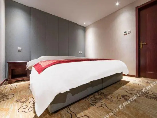 Huafang Business Hotel