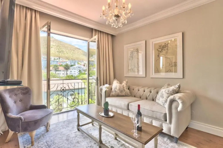 615 Cape Apartment