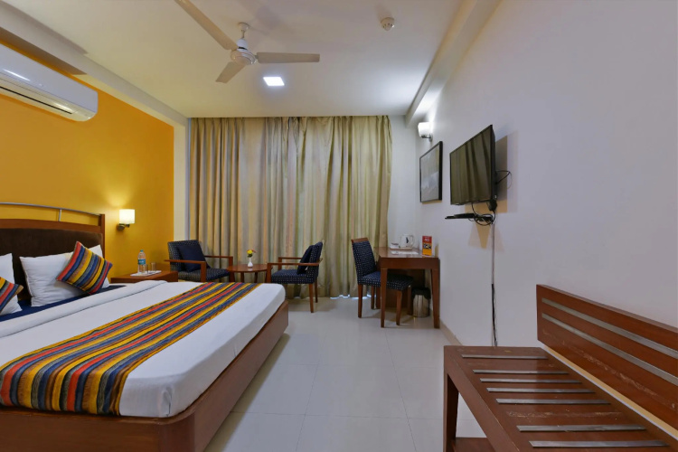 Hotel Divine Inn