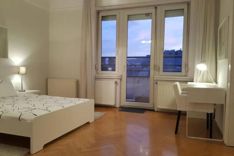 Basilica View Apartment With Balcony