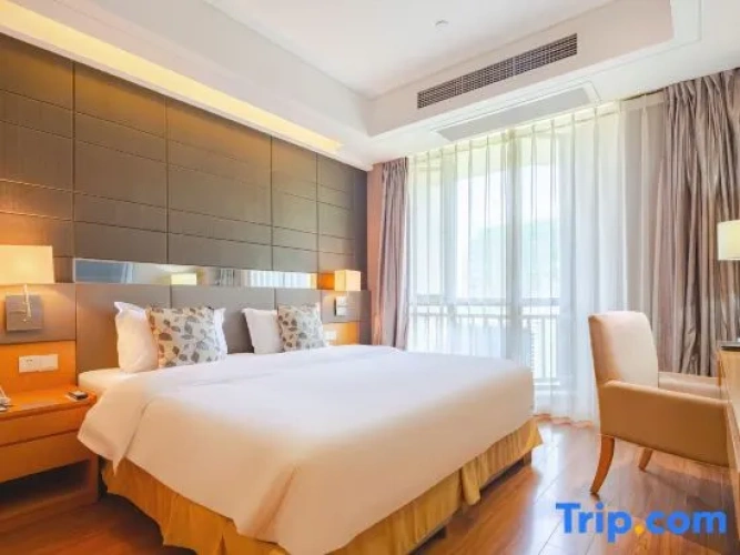 Superior Double Suite with garden view