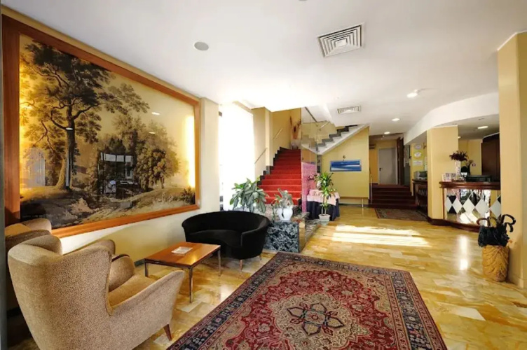 Hotel Sirius
