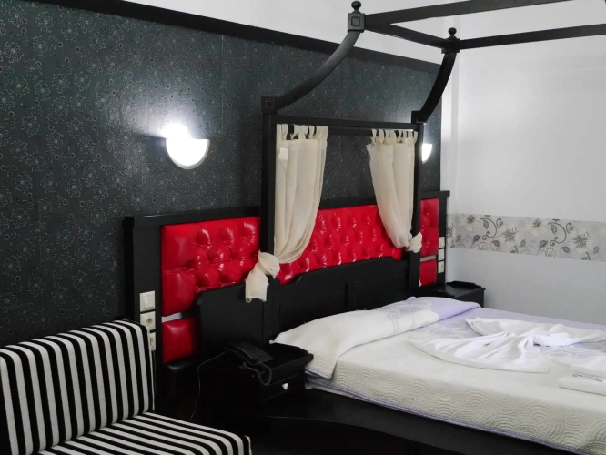 1 Bedroom Apartment with garden view