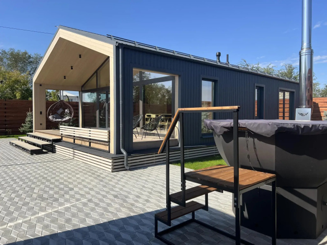 Live Glamp