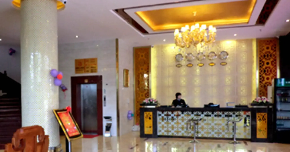 Tyrone Le Grand Large Hotel