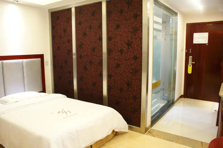 Down Town Holiday Hotel