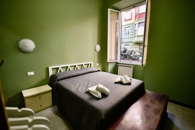 De Angelis Central House
