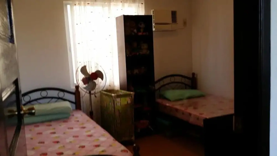 4 Bedrooms Cottage