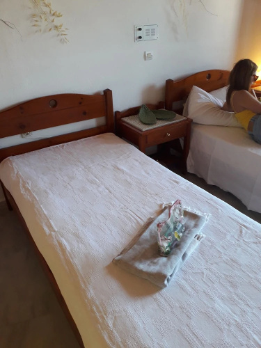 Costas Inn