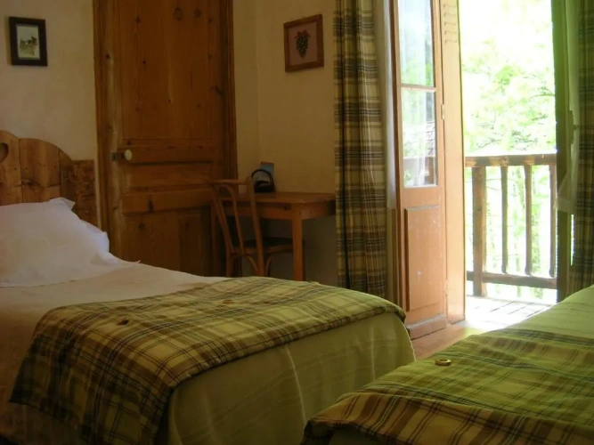Standard Twin room with balcony