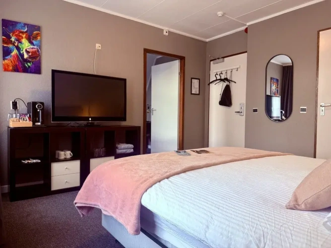 Comfort Quadruple room with city view