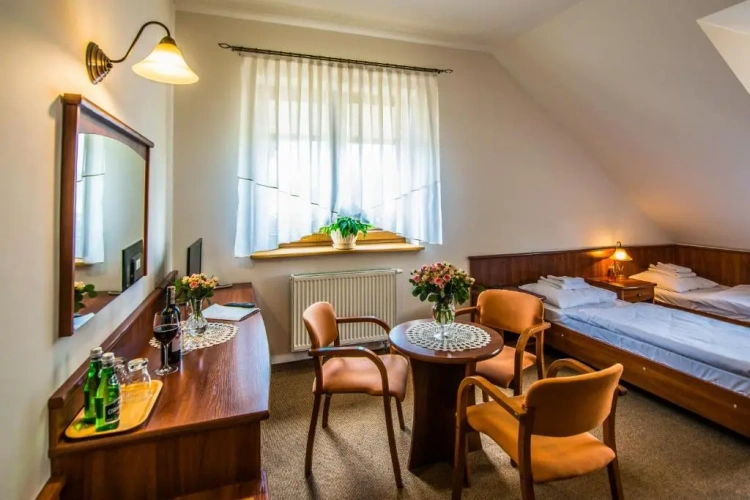 Standard Triple room