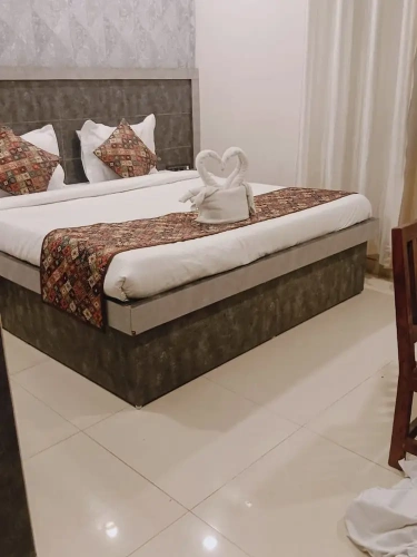 Deluxe Double room with city view