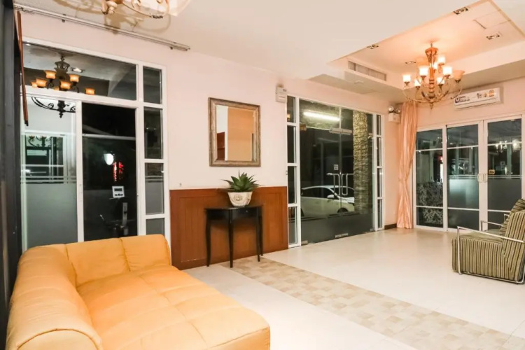 Greenview Ekkamai10 Suite