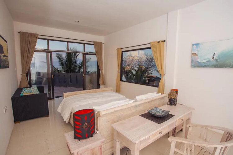 MYAMO Beach Lodge