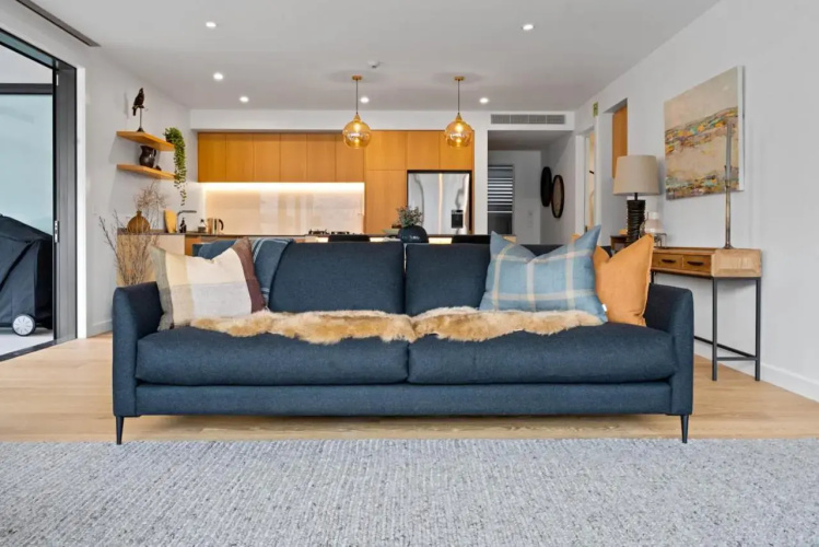 Genoa - Sleeps 6 - Lakefront Apartment