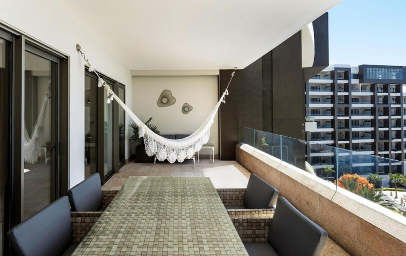 2 Bedrooms Apartment
