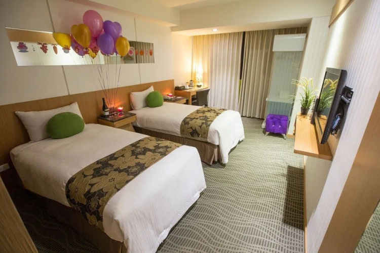 Sunny Hotel Plus