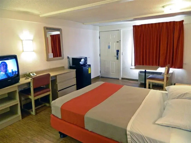 Motel 6 Benton Harbor