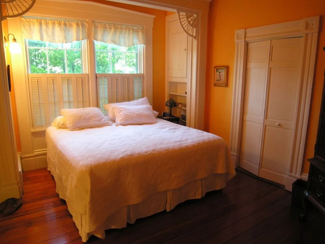 Delano Homestead Bed & Breakfast