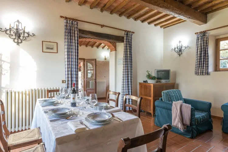 2 Bedrooms Cottage