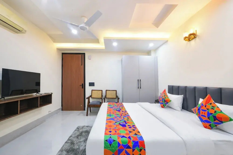 Fabhotel Rr Premium