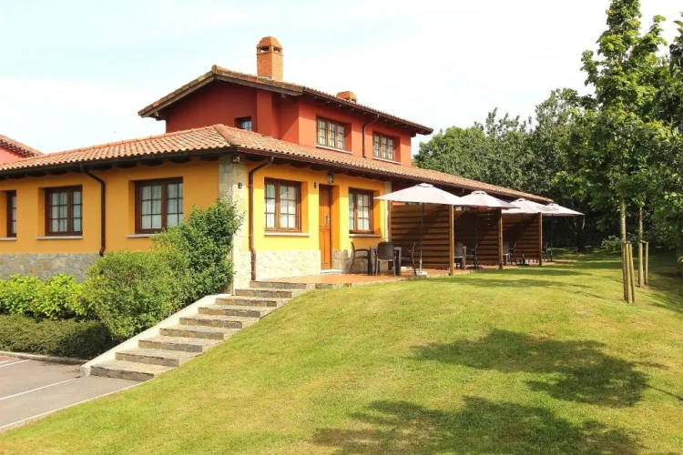 2 Bedrooms Cottage