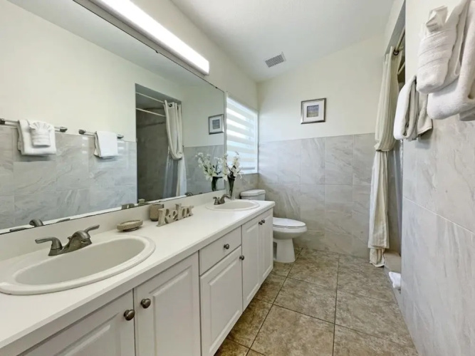 Greatest Grove 4 Bedroom Home by RedAwning