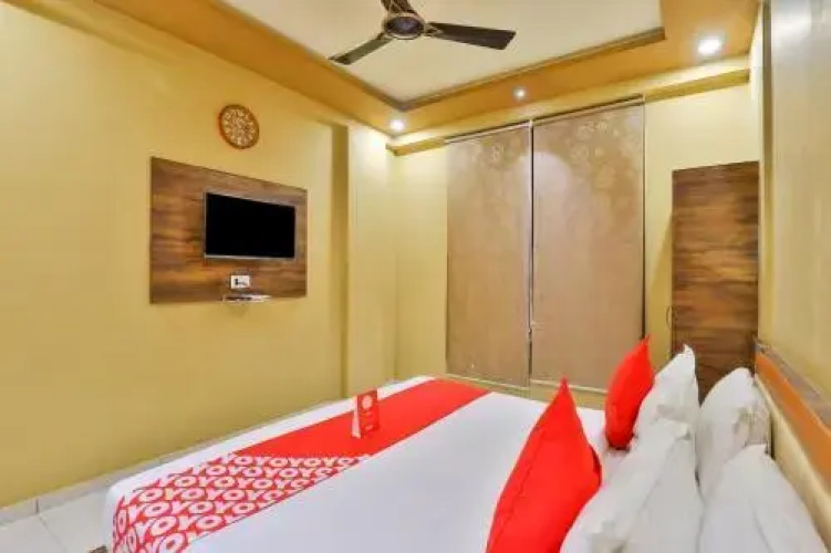 Somchandra Hotel By OYO Rooms